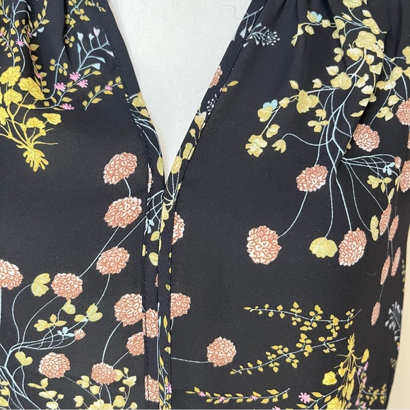 Philosophy Floral V-Neck Short Sleeve Blouse - Picture 4 of 13